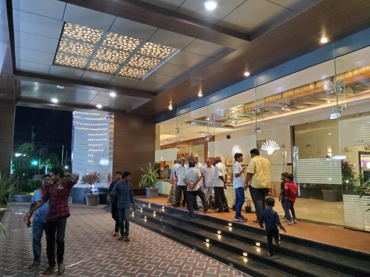 Hotel S-Inn Pālakollu Εξωτερικό φωτογραφία
